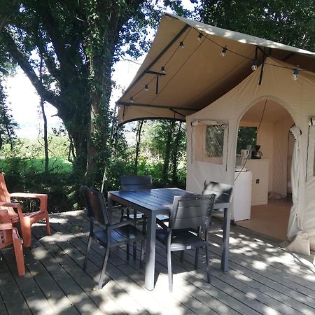 Hebergements Camping "Les Pieds Dans L'Eau" Crozon Exteriör bild