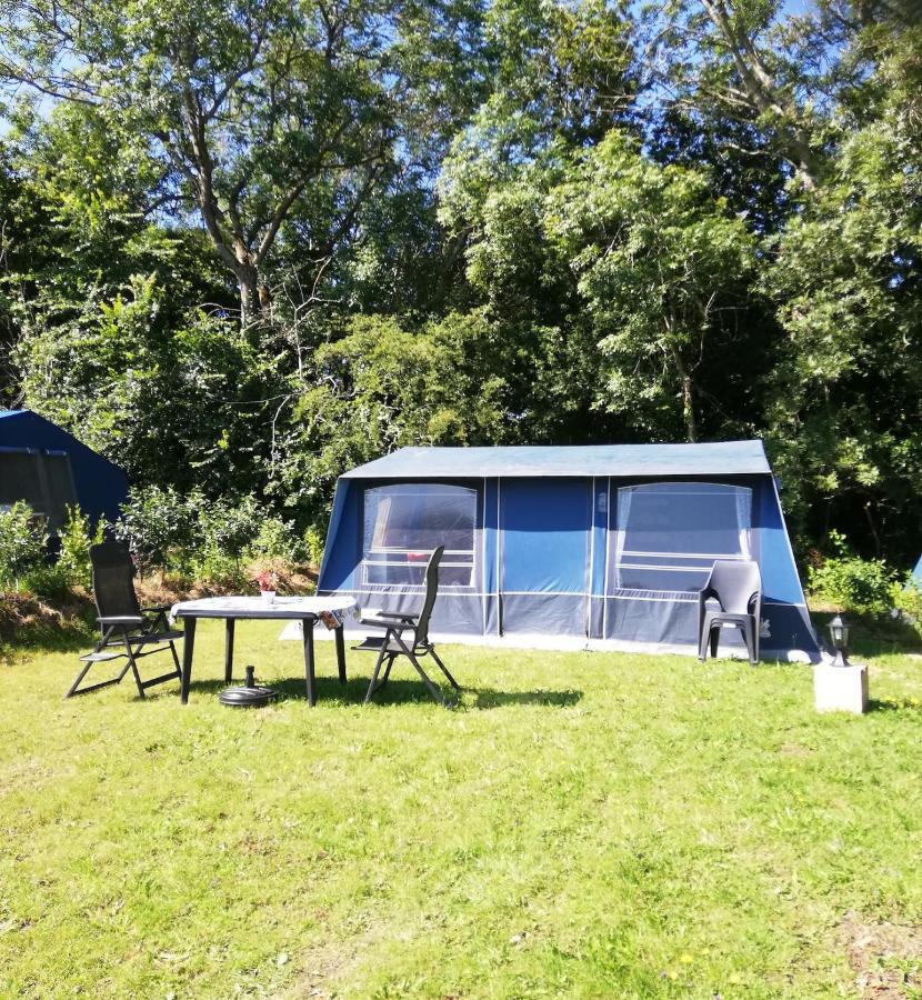 Hebergements Camping "Les Pieds Dans L'Eau" Crozon Exteriör bild