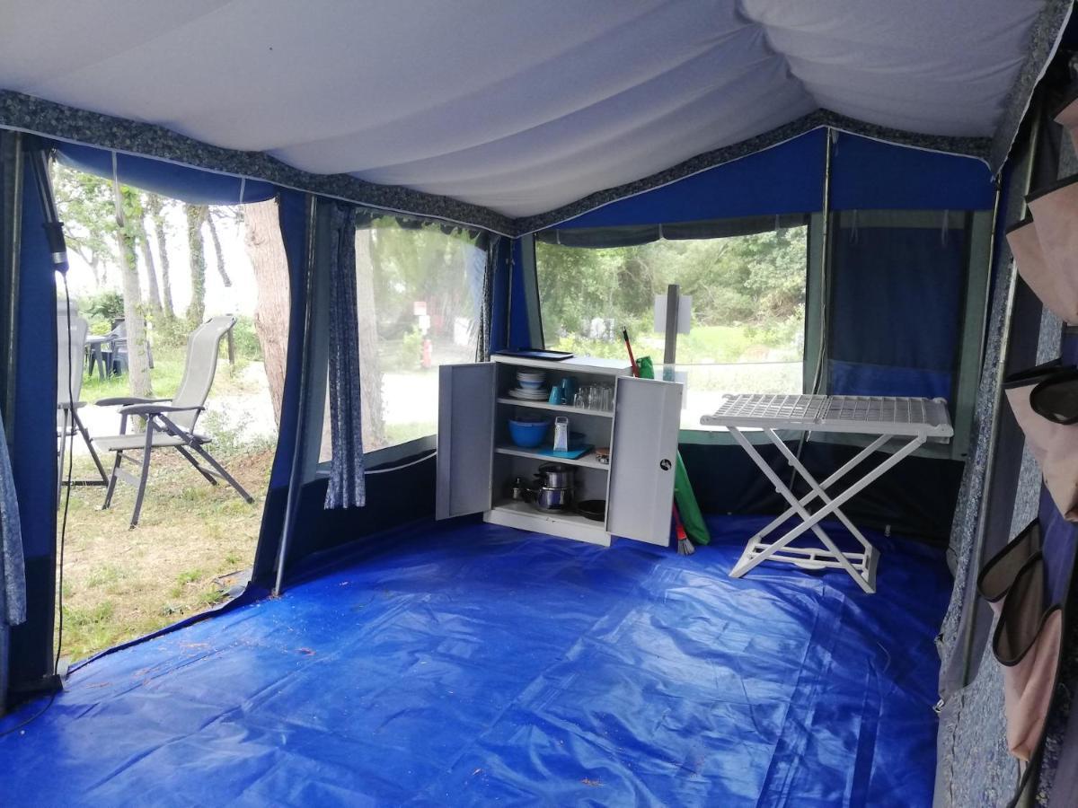 Hebergements Camping "Les Pieds Dans L'Eau" Crozon Exteriör bild