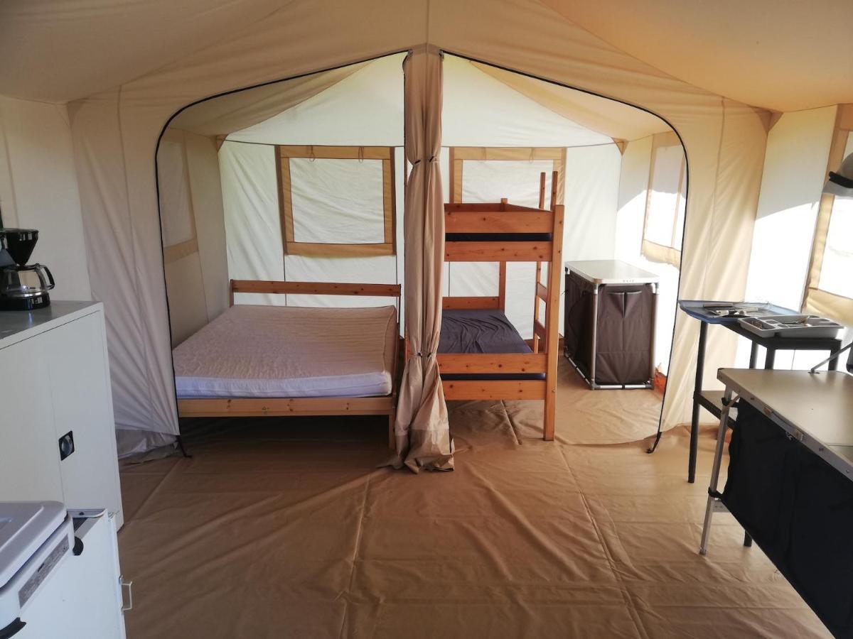 Hebergements Camping "Les Pieds Dans L'Eau" Crozon Exteriör bild
