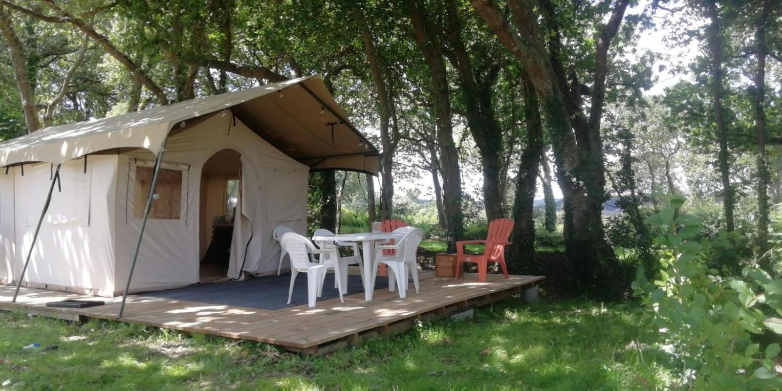 Hebergements Camping "Les Pieds Dans L'Eau" Crozon Exteriör bild